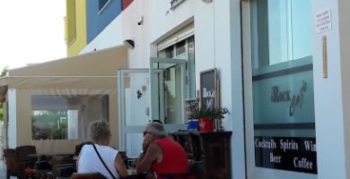 Cafés con Juegos de Mesa en Orihuela Costa 2 Wee Rock Cafe en Orihuela Costa